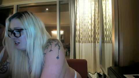 mermaidmiley @ myfreecams on 20240521