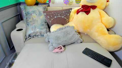 mhariangell @ myfreecams on 20240521