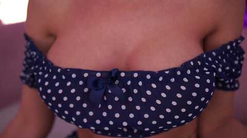 falllingangel @ myfreecams on 20240522