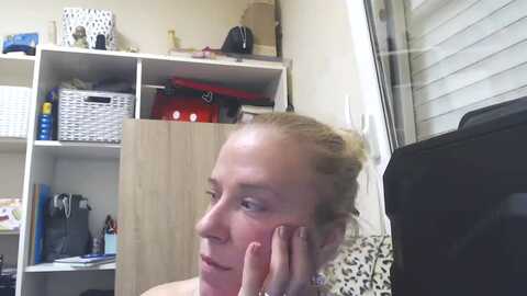 lorenarubia @ myfreecams on 20240522