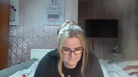 yummymummy39 @ myfreecams on 20240522