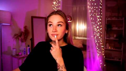 checkmypeach @ myfreecams on 20240523