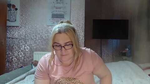yummymummy39 @ myfreecams on 20240524