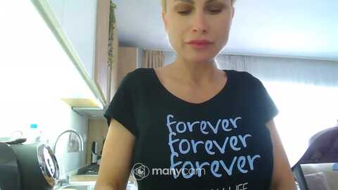 hrystina_ @ myfreecams on 20240525