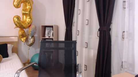 lorybell @ myfreecams on 20240525