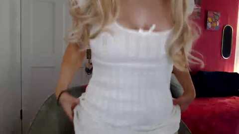petiteavax @ myfreecams on 20240525