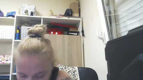lorenarubia @ myfreecams on 20240526