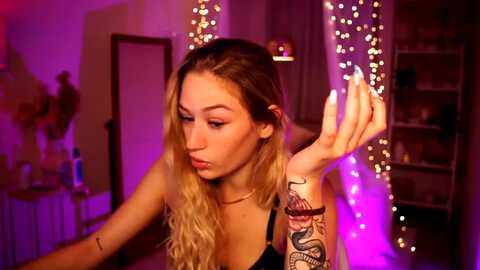 checkmypeach @ myfreecams on 20240527