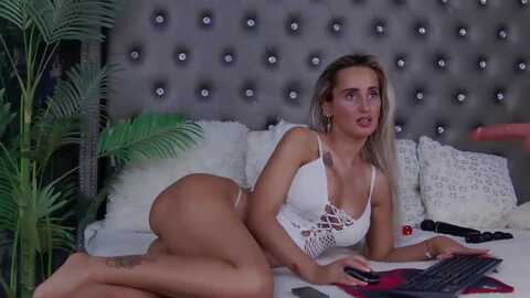 isabelleethan @ myfreecams on 20240527