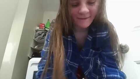 average_girl @ myfreecams on 20240528
