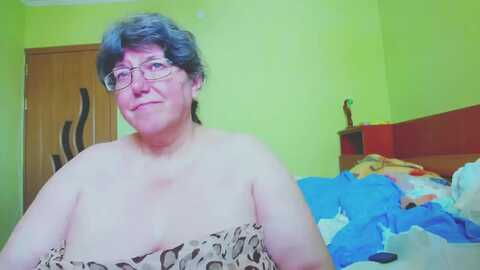 hugetitsshow @ myfreecams on 20240528