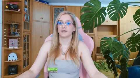 monicmoon18 @ myfreecams on 20240528