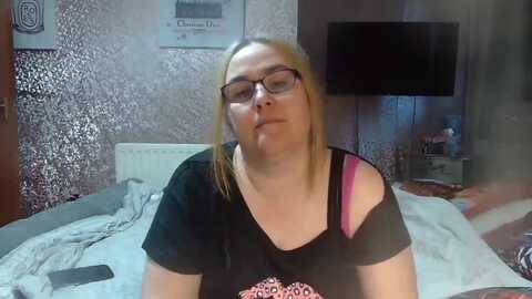 yummymummy39 @ myfreecams on 20240529