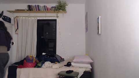lauraflor @ myfreecams on 20240530