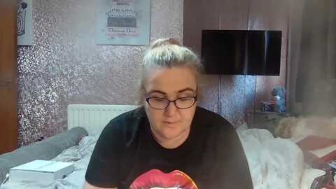 yummymummy39 @ myfreecams on 20240601