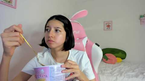cherrycute666 @ myfreecams on 20240602
