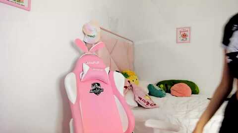 cherrycute666 @ myfreecams on 20240604