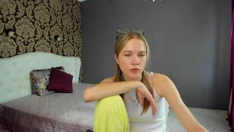 kate_lewiss @ myfreecams on 20240604