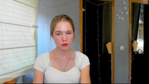 kate_lewiss @ myfreecams on 20240609