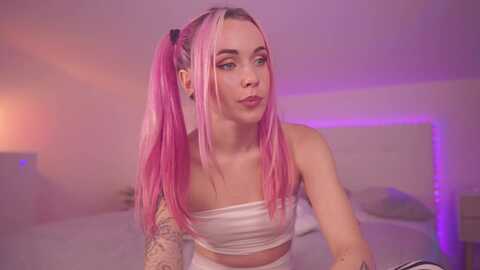sarah_pink