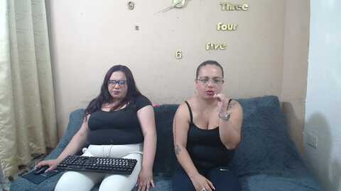 lesb_milf @ stripchat on 20230903
