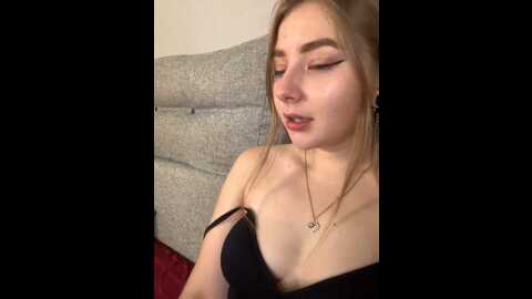 lisetinypoet @ stripchat on 20230903