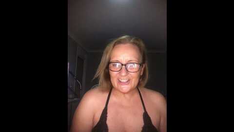british_lady_chloe23