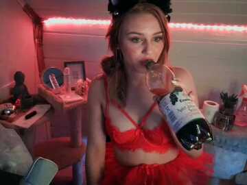 youngsofie @ stripchat on 20230906