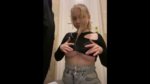 highway_pixie @ stripchat on 20230908