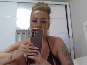 carmen_swollows @ stripchat on 20230911