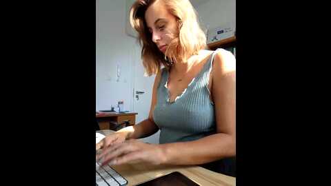 hii_lolla @ stripchat on 20230911