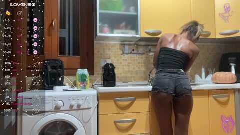 elisabettina02 @ stripchat on 20230914