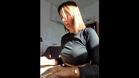 hii_lolla @ stripchat on 20230915