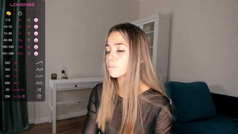 hilarybooth @ stripchat on 20230916