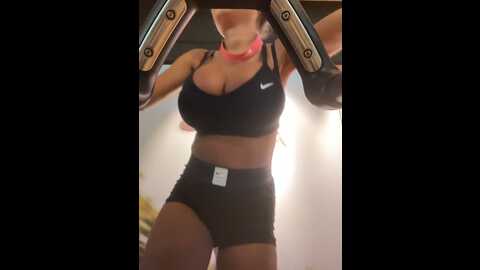 f3ckdolllucy @ stripchat on 20230917