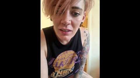 pinkthehawk