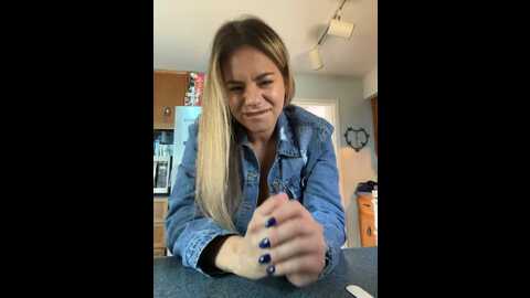 toniroom @ stripchat on 20230918