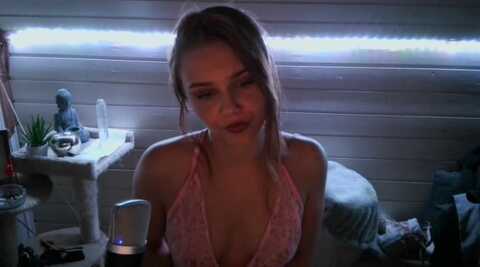youngsofie @ stripchat on 20230918