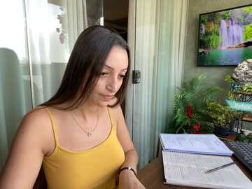 bellelouise @ stripchat on 20230920