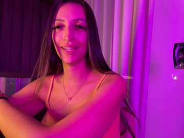 bellelouise @ stripchat on 20230921