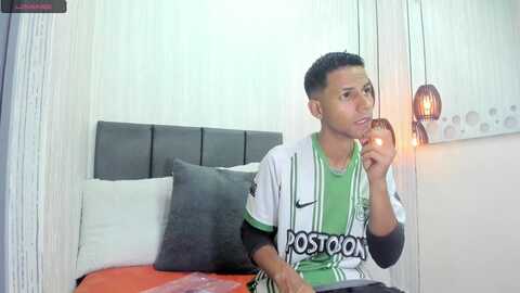 yayi_derek @ stripchat on 20230923