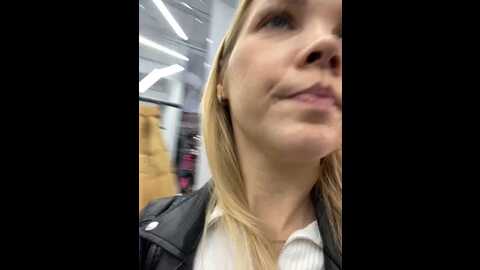 street_krystina @ stripchat on 20230927