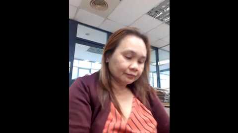 lovelynhing08 @ stripchat on 20230928