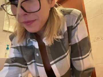 21sweetsunny @ stripchat on 20230929