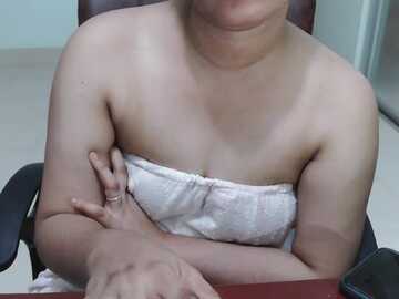 lipasharma @ stripchat on 20230929