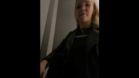 street_krystina @ stripchat on 20230930
