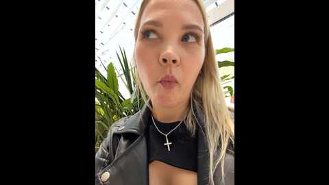 street_krystina @ stripchat on 20230930