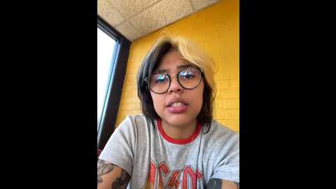 miacanela_xo @ stripchat on 20231001