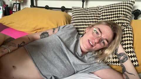 flirty_babe_sarah @ stripchat on 20231002