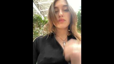 olivia_963 @ stripchat on 20231002